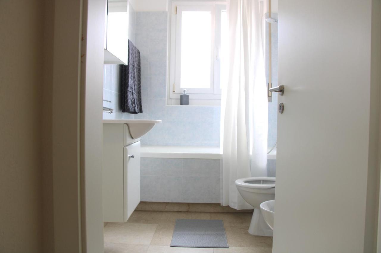 Cozy Apartment With Free Parking & Close To Lake Lugano Eksteriør billede