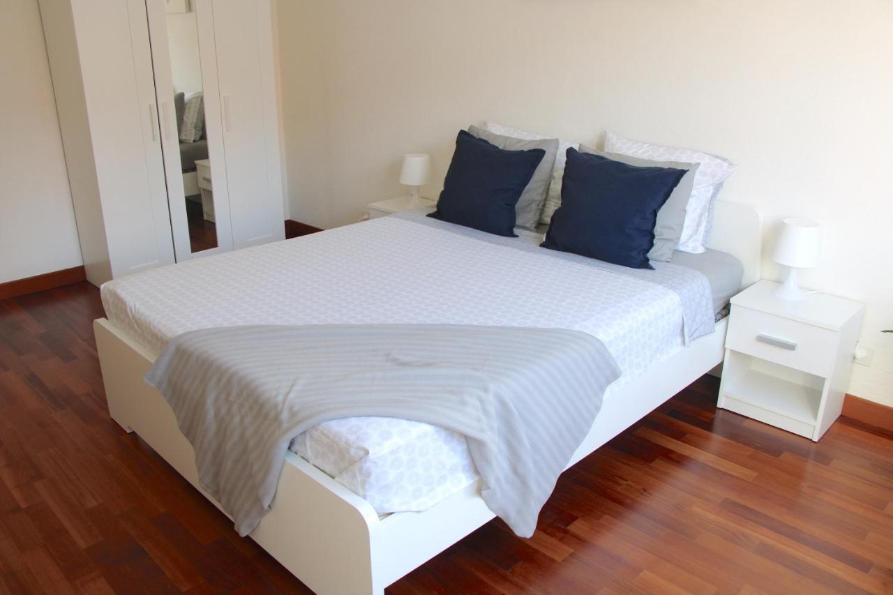 Cozy Apartment With Free Parking & Close To Lake Lugano Eksteriør billede