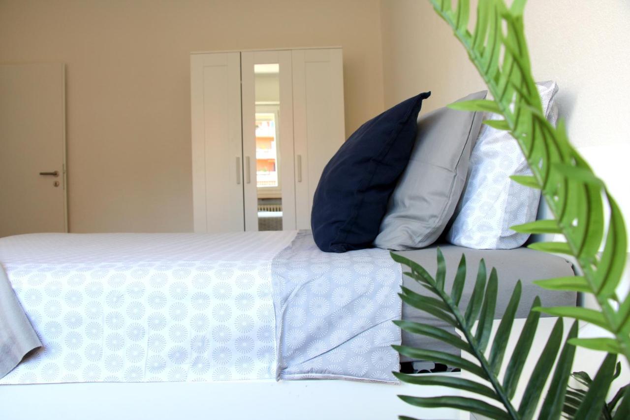 Cozy Apartment With Free Parking & Close To Lake Lugano Eksteriør billede