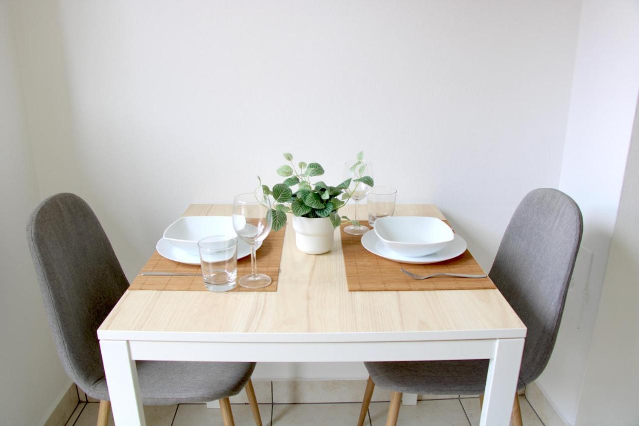 Cozy Apartment With Free Parking & Close To Lake Lugano Eksteriør billede